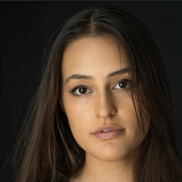 Jasmine M Model, Actor theright.fit