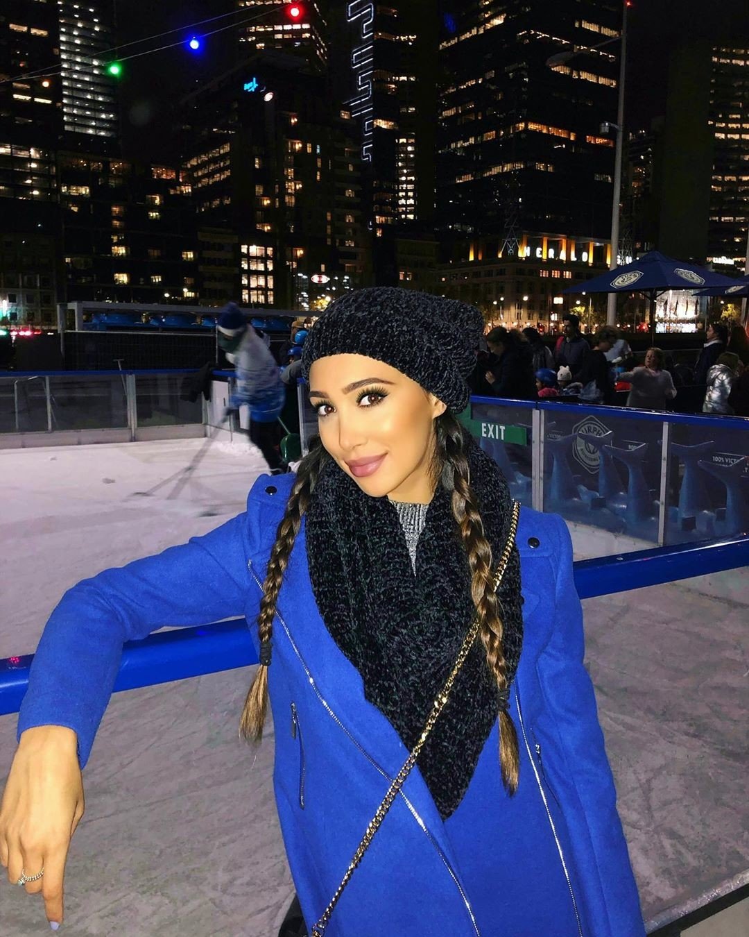 Scarlet Vas - Model, Actor, Influencer - theright.fit